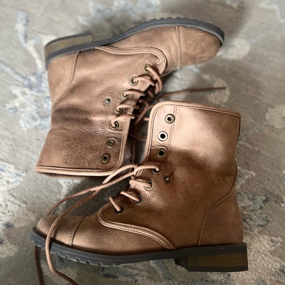 Self Esteem Combat Boots Shoes Waterfall Fold Over Faux Fur Brown Size 7.5 - Picture 2 of 9